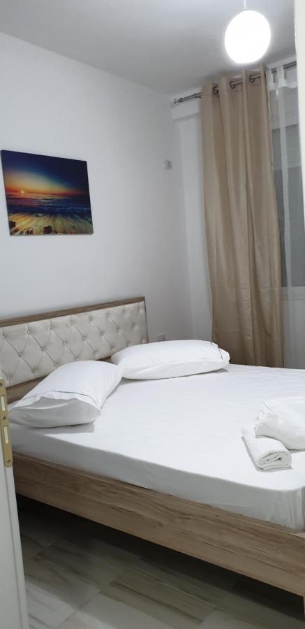 Redsun Apartment Vlore Bagian luar foto