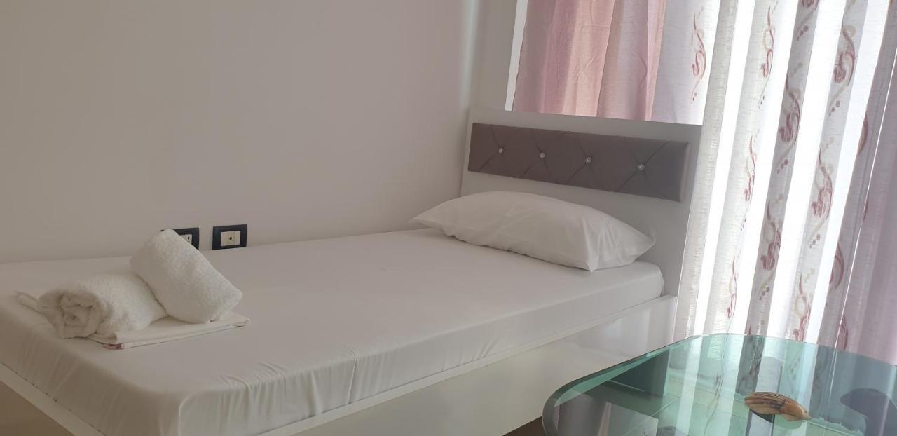 Redsun Apartment Vlore Bagian luar foto