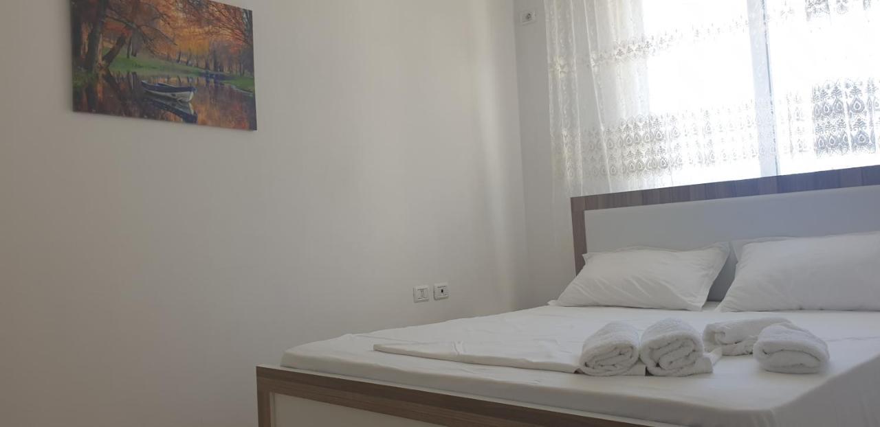 Redsun Apartment Vlore Bagian luar foto