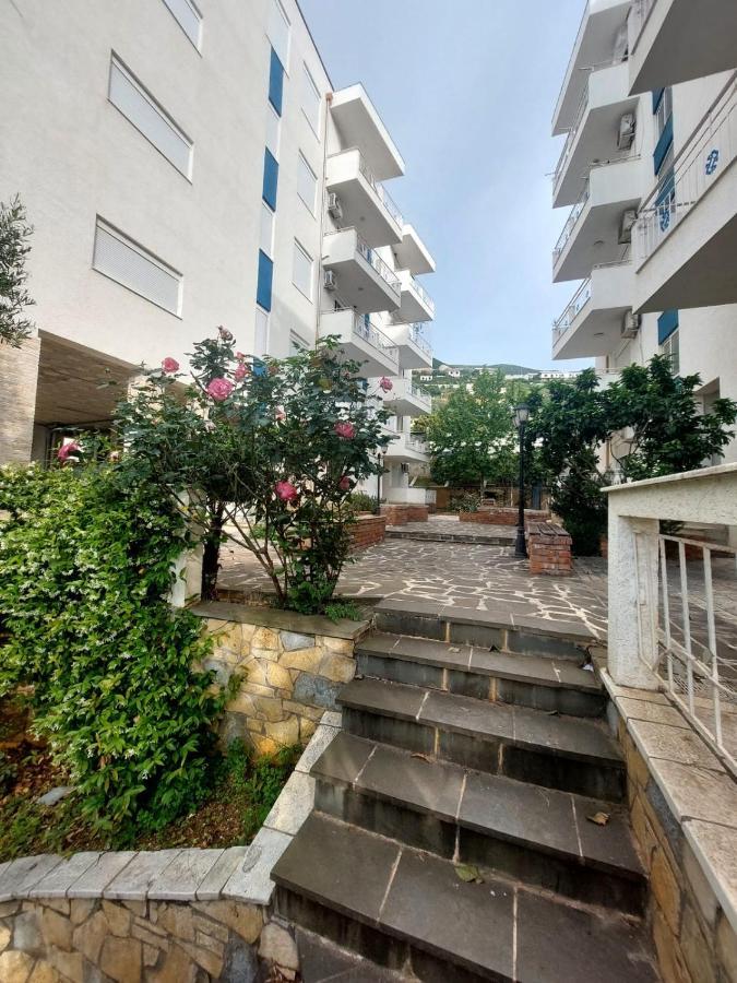 Redsun Apartment Vlore Bagian luar foto