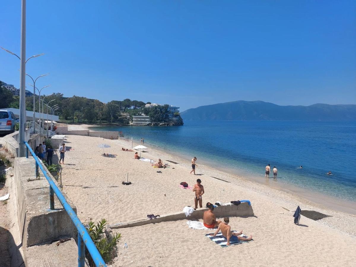 Redsun Apartment Vlore Bagian luar foto