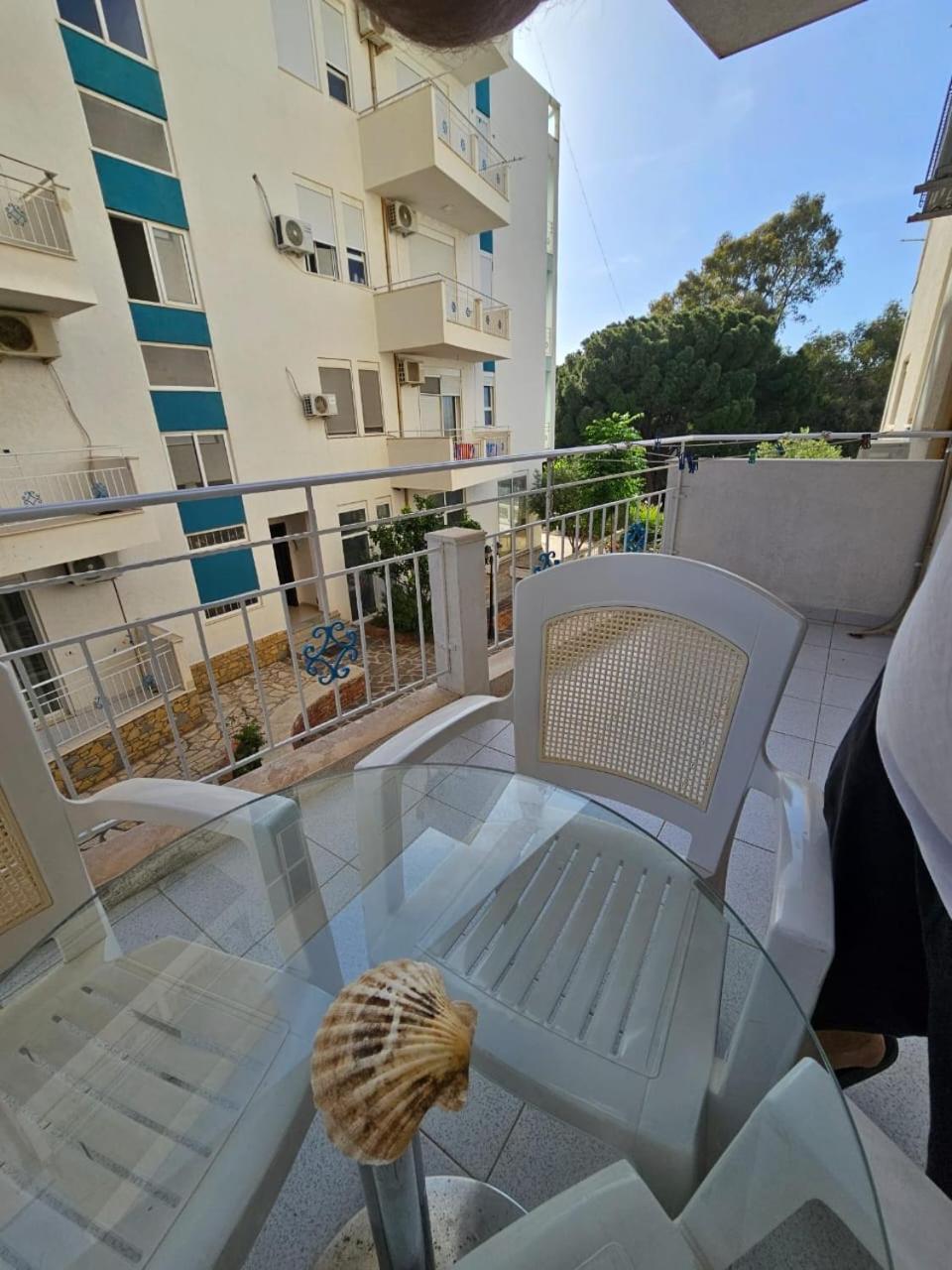 Redsun Apartment Vlore Bagian luar foto